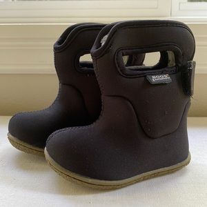 Baby Bogs, insulated waterproof rain boot, size 4 baby